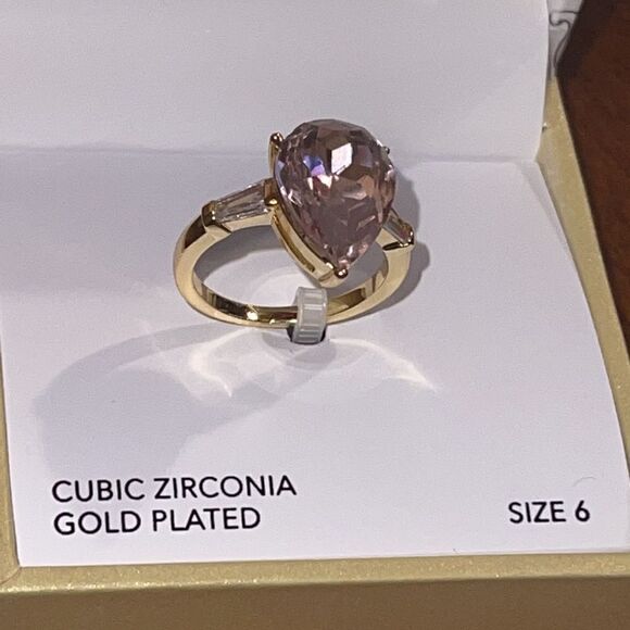 New in box CHARTER CLUB gold Plate pink and clear Cubic Zirconia tear drop Ring - Picture 1 of 9